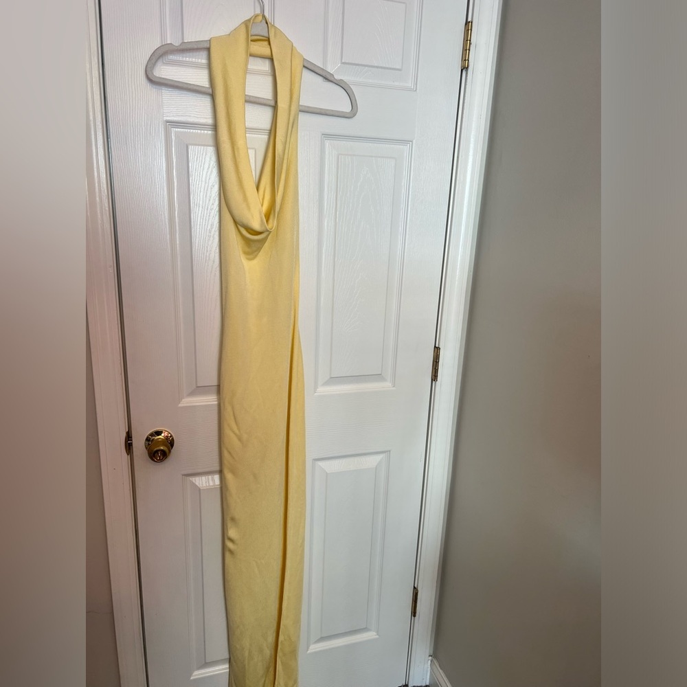 Elegant Yellow Off-Shoulder Maxi Dress - Picture 5 of 11
